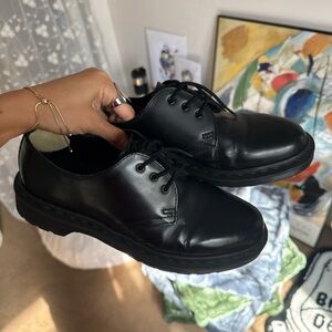 Dr. Martens “1461 MONO SMOOTH LEATHER OXFORD SHOES”